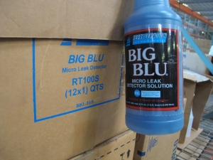 LOT TO INCLUDE: (20) PURELL HAND SANITIZER, (32) HAND SOAP, HAND GREASE CLEANER, (20) BIG BLU LEAK DETECTOR, TRASH CAN LIDS, DUST PANS, EMPTY SPRAY BOTTLES. LOADING & HANDLING FEE $15-4200